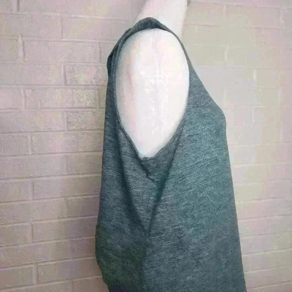 Yogalicious women's athletic tank top open back size large - Picture 3 of 7